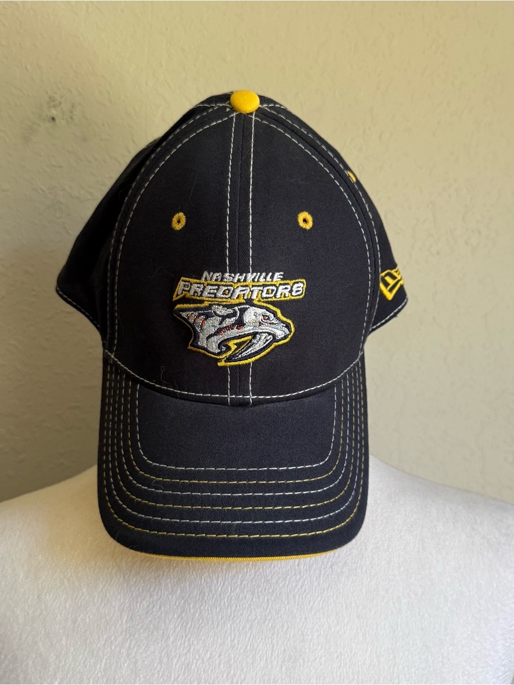 Men’s M/L Navy And Yellow New Era Nashville Predators Sporty Athletic Fitted Hat
